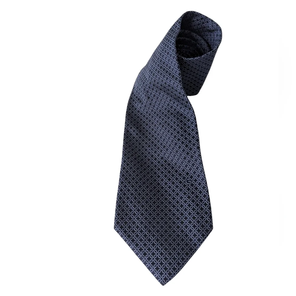 Gucci Men's Navy Geometric Silk Tie ...58 x 3.78